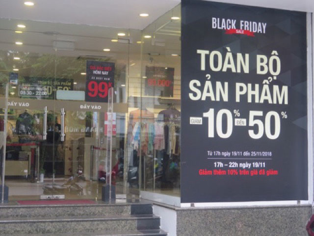 Poster dán cửa kính tại 1 shop - POSM