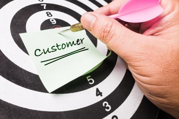 1. Consumer-oriented marketing (Marketing hướng đến người tiêu dùng)