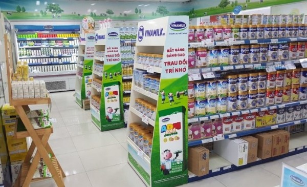 Vinamilk tài trợ kệ trưng bày cho một cửa hàng bán lẻ