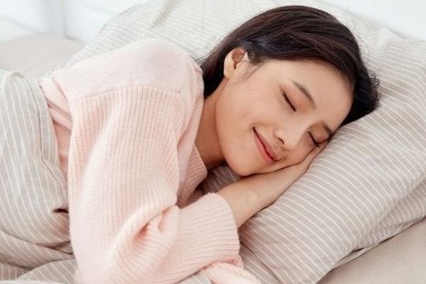 30/4 và 1/5: Tận hưởng yên tĩnh tại nhà với sách, phim và nhạc