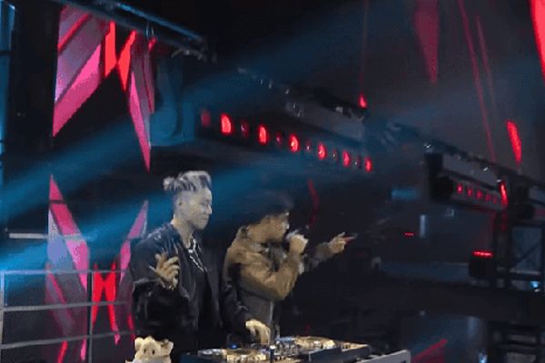 Anh Tú hát để cứu chính mình: Khen ngợi không ngớt!
