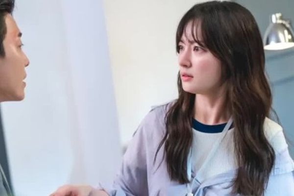 Cặp đôi 'nổi bật' nhưng diễn xuất 'tệ hại' khiến bộ phim Hàn tụt hạng