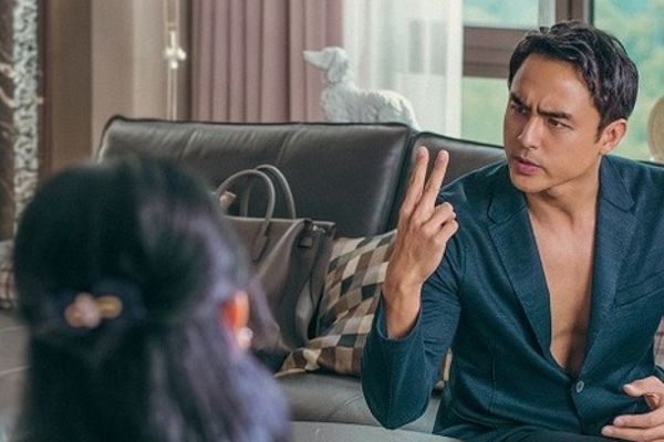 Cặp đôi trung niên điệu chảy nước trong phim Trung Quốc gây sốc với điểm Douban chỉ 29
