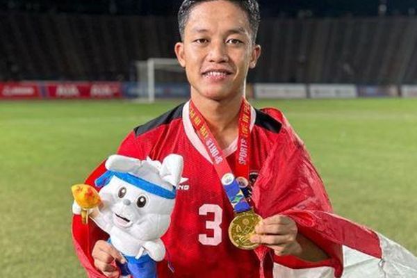 Cầu thủ U22 Indonesia giành HCV SEA Games xây nhà cho cha với tiền thưởng