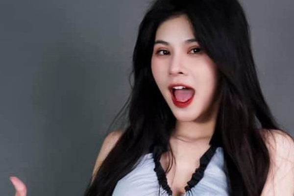 Chuyện tình MC Liên Quân: Fan khui màn, chỉ đích danh nam chính