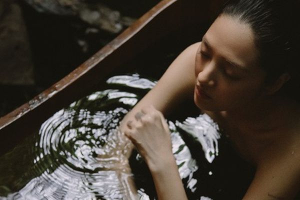 Cô ấy của anh ấy - MV mới của Bảo Anh gây sốt iTunes!