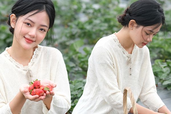 Cô gái sinh năm 2003 khiến dân mạng thèm muốn với những bữa cơm đậm chất quê hương