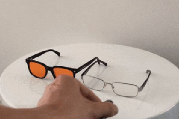Có nên dùng kính chống ánh sáng xanh để bảo vệ mắt?