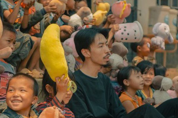 Đen Vâu tung MV mới Nấu Ăn Cho Em đạt top 1 trending YouTube và giúp 1000 em nhỏ