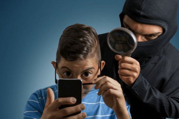 Điện thoại của bạn đang bị theo dõi bằng cách này!