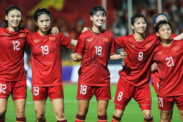 ĐT nữ Việt Nam hủy diệt chủ nhà Campuchia 4-0, vào chung kết SEA Games 32