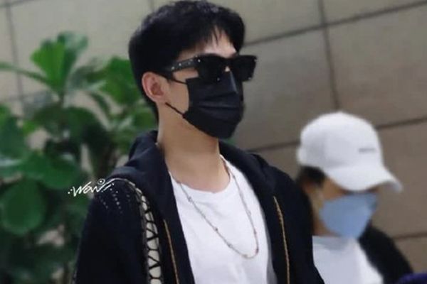 Dương Dương trở lại đầy bí ẩn sau ồn ào tiểu Lưu Diệc Phi