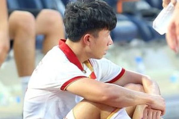 Fan U22 Việt Nam phản đối hàng thủ thảm họa: HLV Troussier phải chịu trách nhiệm