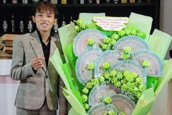 Hồ Văn Cường nhận bó hoa cài 120 triệu đồng: Nguồn cảm hứng sống cho người khuyết tật