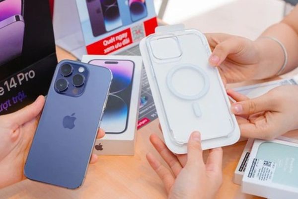 iPhone 14 Pro Max giảm giá sâu, chỉ còn 26 triệu đồng