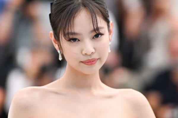 Jennie (BLACKPINK) đối mặt khó khăn với phim đầu tay