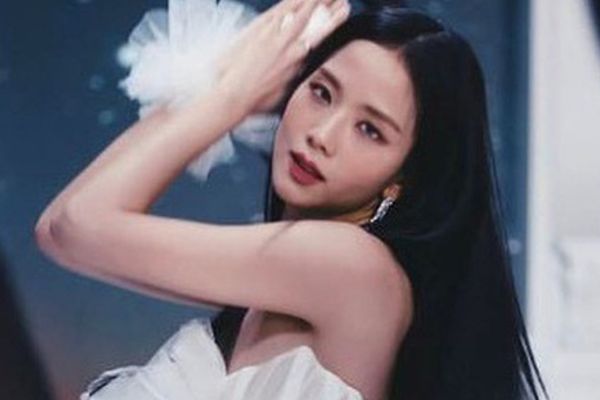 Jisoo - Nữ thần Kpop vượt 200 triệu lượt nghe trên Spotify với album 'ME'