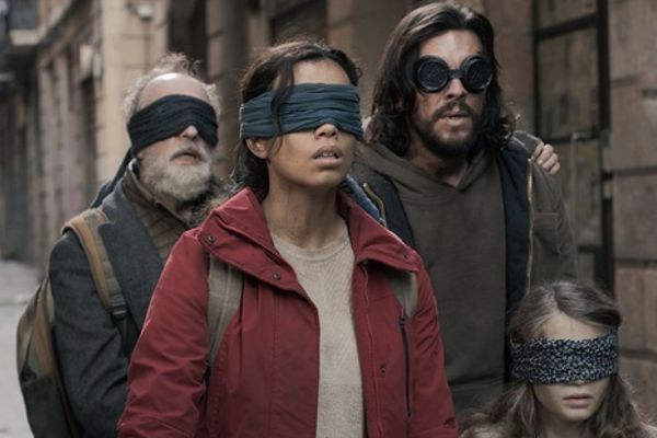 Khám phá bí ẩn trong Bird Box Barcelona trên Netflix!