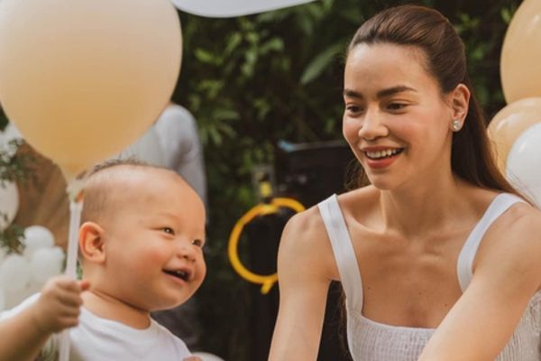 Leon nhà Hồ Ngọc Hà khiến ai cũng say mê với hành động đáng yêu