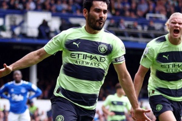 Man City sẽ vô địch Ngoại hạng Anh nếu Arsenal thất bại?