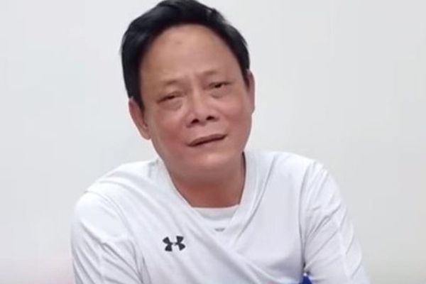 Nghệ sĩ Tấn Hoàng nhập viện sau cơn đột quỵ: Giới nghệ sĩ lo lắng!