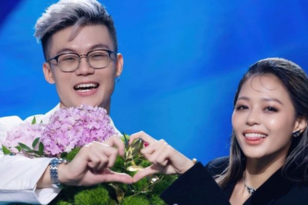 Người Ấy Là Ai: Nữ chính gây sốt khi lựa chọn chàng trai Singapore!