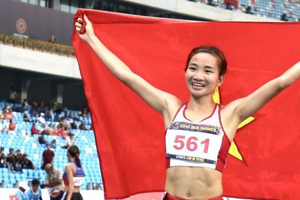 Nguyễn Thị Oanh - Siêu nhân của SEA Games 32: 4 HCV, vô địch 10000m!
