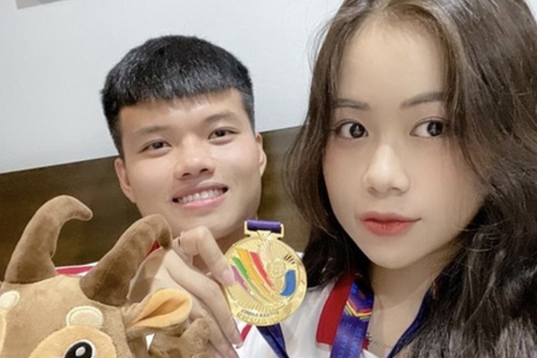 Nguyễn Văn Tùng - Cầu thủ SEA Games 32 cưng chiều bạn gái từ A đến Z