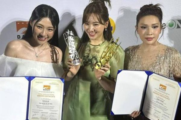 Nhà Bà Nữ đoạt giải Phim Việt Nam hay nhất, Trấn Thành giành giải Đạo diễn xuất sắc tại LHP châu Á Đà Nẵng