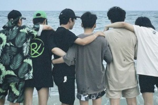 Nhóm nhạc nam debut chưa thấy tăm hơi, fan đang tò mò điều gì đang xảy ra?