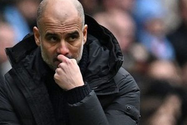 Pep Guardiola sẽ ở lại Man City dù có giành cú ăn 3 lịch sử
