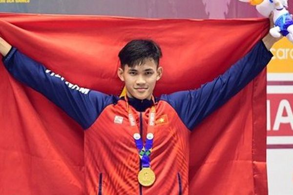 Phạm Thanh Bảo - Hoàng tử ếch SEA Games 32 nhận thưởng 100 triệu đồng