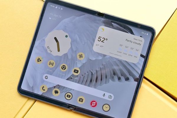 Pixel Fold: Smartphone gập đầu tiên của Google, liệu có thể vượt qua Galaxy Fold đời đầu?