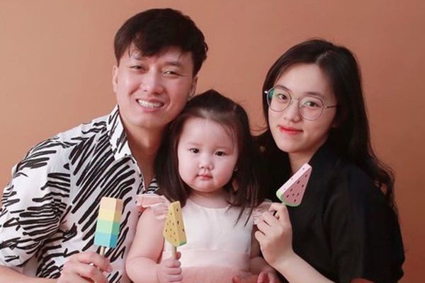 Quách Ngọc Tuyên và vợ chuẩn bị chào đón thành viên mới trong gia đình