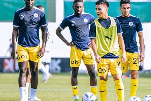 Quang Hải thất bại ở Ligue 2 khi Pau FC rơi vào nhóm xuống hạng