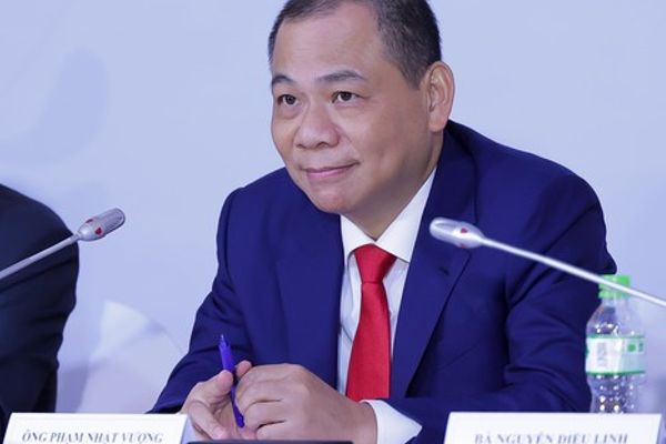 Vingroup sẽ giữ quyền sạc độc quyền cho VinFast trong 10 năm tới