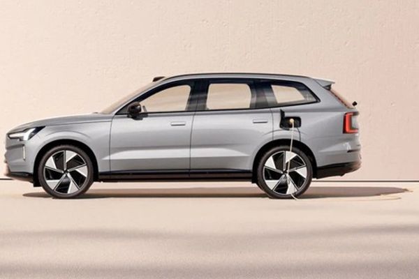 Xe điện Volvo EX90, Porsche Macan và Audi Q6 e-tron bị trễ deadline vì phần mềm