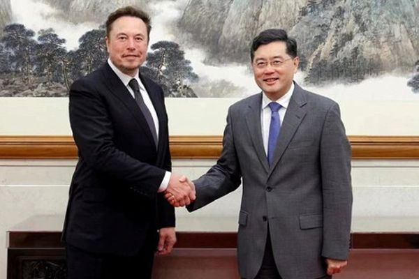 Elon Musk thăm Trung Quốc để định hướng tương lai Tesla