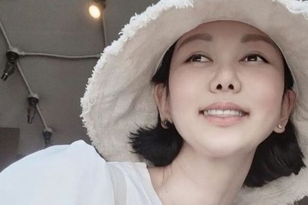 Nữ người mẫu qua đời: Cú shock cho làng mốt (64 characters)